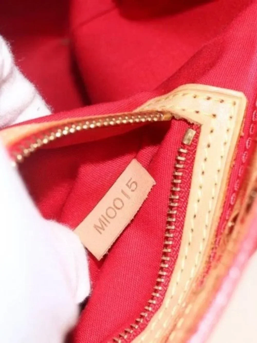 LOUIS VUITTON Monogram Vernis Reade PM Hand Bag Red Rouge M91088 LV Auth BA11260
